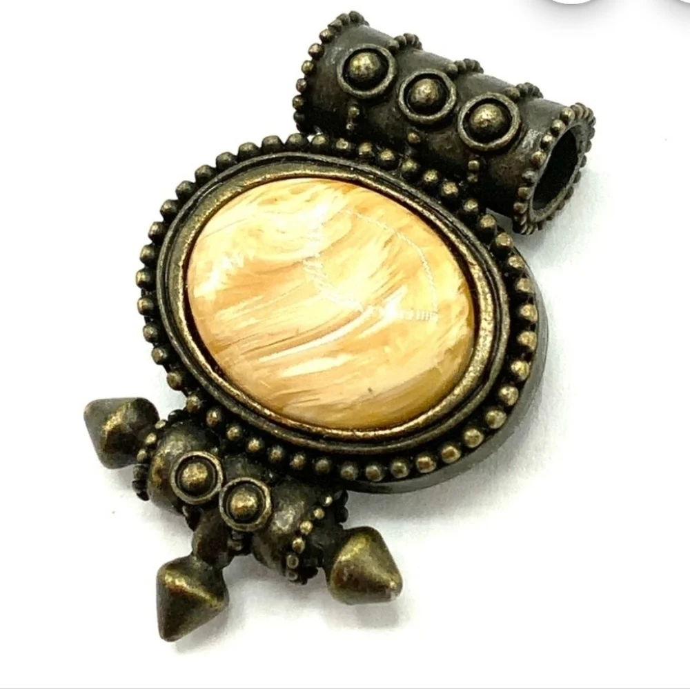 Vintage collectible brass Necklace with creamy marble stone pendant